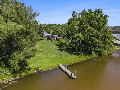72833 Baseline Rd, South Haven, MI 49090