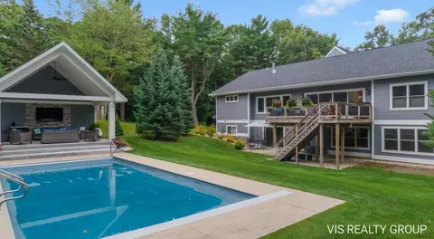 17876 W Spring Lake Rd, Spring Lake, MI 49456