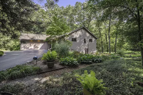 7175 Rolling Oaks Ln, Middleville, MI 49333