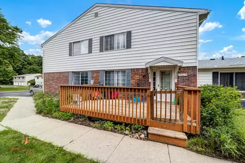 3946 Hunters Ridge Dr #2, Lansing, MI 48911