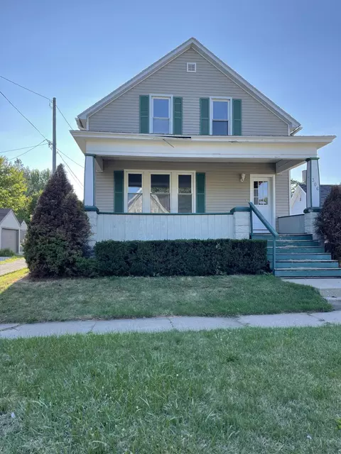 306 Hancock St, Manistee, MI 49660