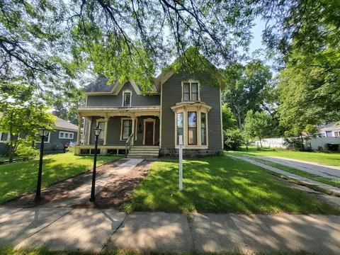 415 W Grove St, Greenville, MI 48838