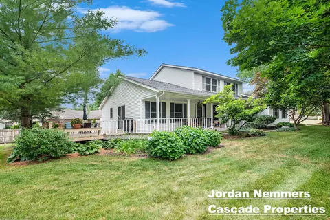 1030 73rd St SE, Grand Rapids, MI 49508