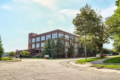533 Columbia Ave #103, Holland, MI 49423