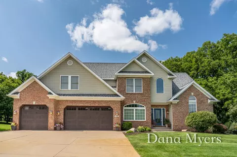 6245 Royalton Dr SE, Caledonia, MI 49316
