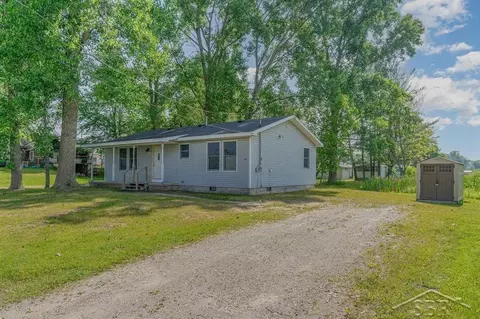 255 S S Hayes St, Farwell, MI 48622