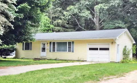 521 E Muskegon Ave, Whitehall, MI 49461