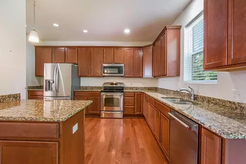 858 Meadows Dr, Jackson, MI 49203 photo 3