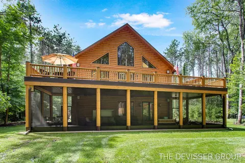6487 113th Ave, Fennville, MI 49408