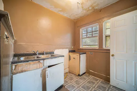 103 Mitchell St, Jackson, MI 49203 photo 8
