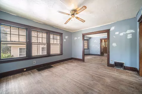 103 Mitchell St, Jackson, MI 49203 photo 3