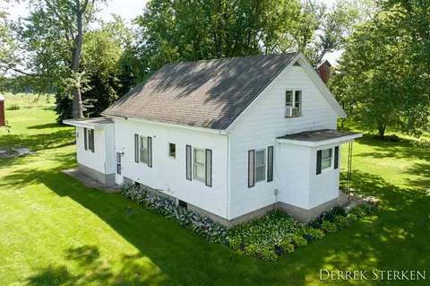 2844 72nd Ave, Zeeland, MI 49464
