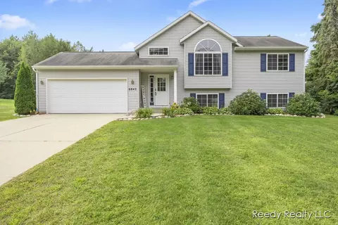 6842 Whispering Forest Dr NE, Cedar Springs, MI 49319