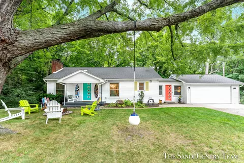 17411 Buchanan St, Grand Haven, MI 49417