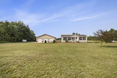 3270 E Tyler Rd, Muskegon, MI 49445