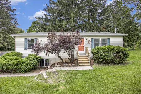 639 Bagley St, Ionia, MI 48846