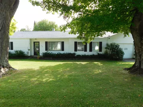 228 N Elm St, Tekonsha, MI 49092