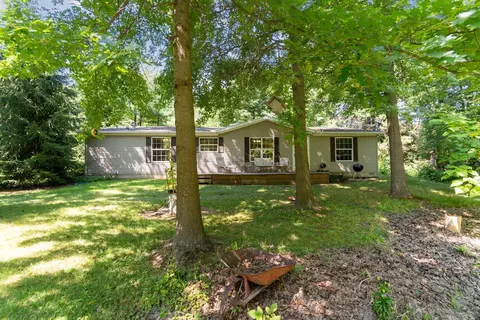 2324 S 58th St, Fennville, MI 49408