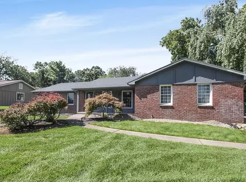 1473 Thornapple River Dr SE, Grand Rapids, MI 49546