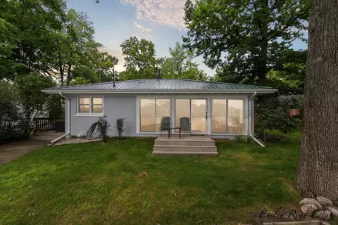 5824 E Pine St, Newaygo, MI 49337