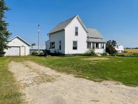 4622 W Tupper Lake Rd, Lake Odessa, MI 48849