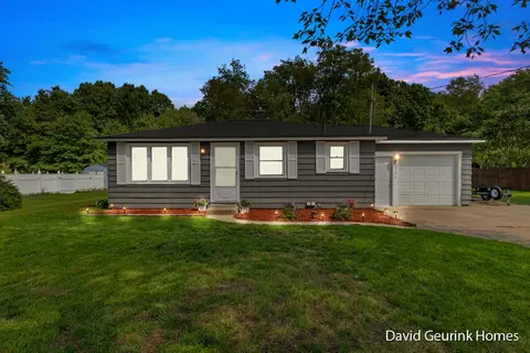 2556 142nd Ave, Holland, MI 49424