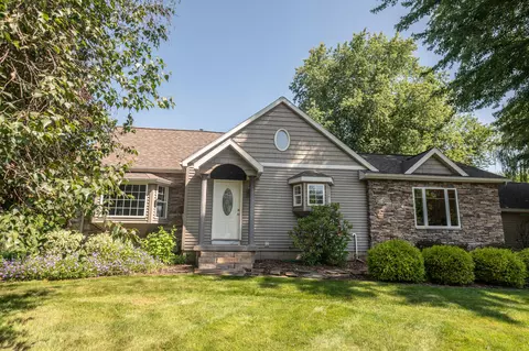 3325 92nd St SE, Caledonia, MI 49316
