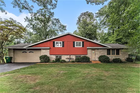 26316 Redfield St, Edwardsburg, MI 49112