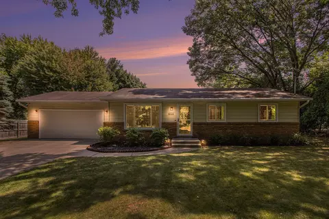 8735 S 12th St, Portage, MI 49024
