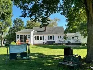 6044 Riverside Dr, Jackson, MI 49201 photo 2