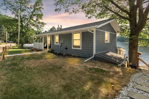 3873 S Shore Dr, Delton, MI 49046
