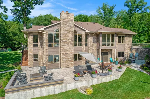 2331 Cascade Springs Dr SE, Grand Rapids, MI 49546