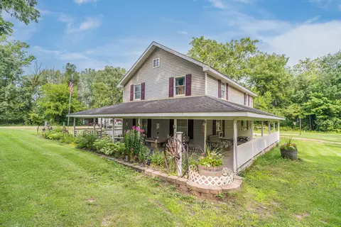 105 26th St, Allegan, MI 49010