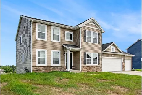 689 Petoskey Stone Dr, Byron Center, MI 49315