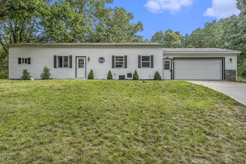 9120 10 Mile Rd NE, Rockford, MI 49341