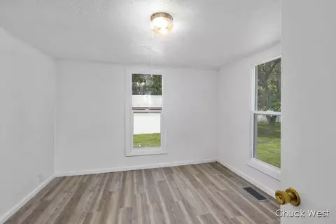 1090 W Valley Rd, Lansing, MI 48906 photo 12
