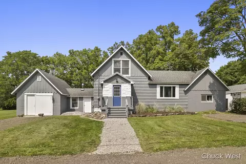 1090 W Valley Rd, Lansing, MI 48906