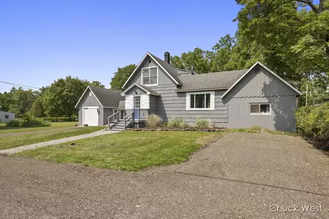 1090 W Valley Rd, Lansing, MI 48906 photo 2