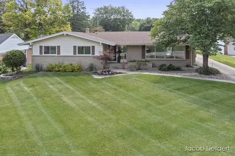 1850 Millbrook St SE, Grand Rapids, MI 49508