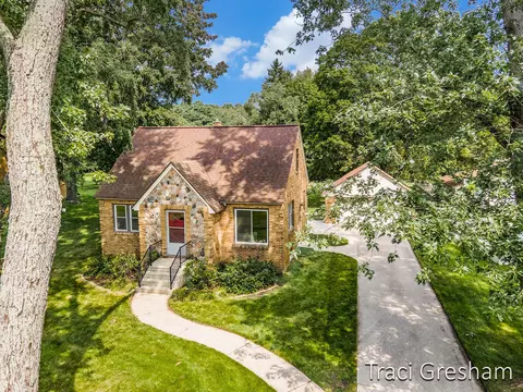 447 W Lakewood Blvd, Holland, MI 49424