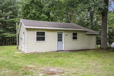 2447 N Centerline Rd, White Cloud, MI 49349