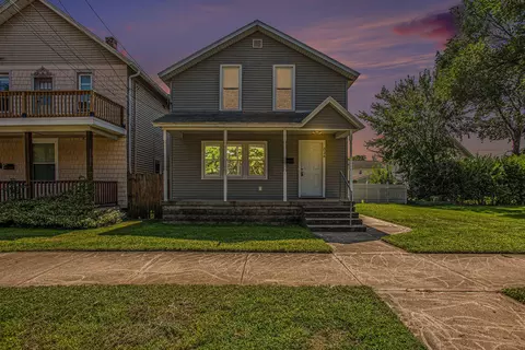 824 First St NW, Grand Rapids, MI 49504