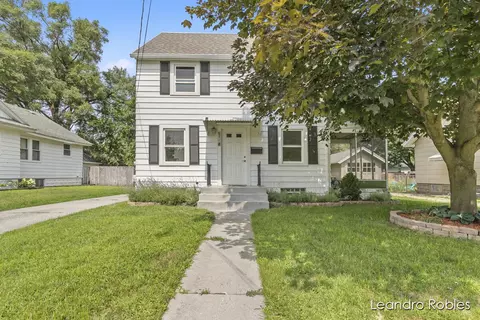 1119 Arlington St NE, Grand Rapids, MI 49505