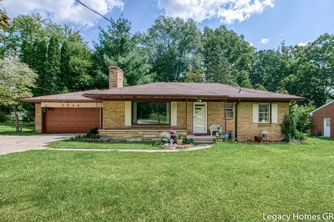 3044 Kalamazoo Ave SE, Grand Rapids, MI 49508