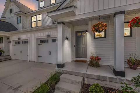 8905 Dalton Ln #50, Jenison, MI 49428