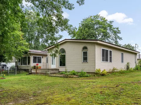 17149 Rapids Dr, Hersey, MI 49639