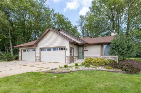 7424 Regency Ln, Canadian Lakes, MI 49346
