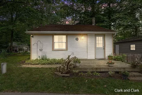 12740 Hillway St, Gowen, MI 49326