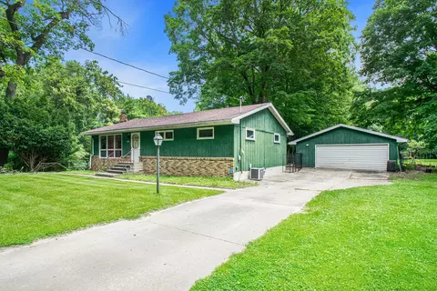 715 Bryant St, Niles, MI 49120