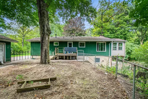 715 Bryant St, Niles, MI 49120 photo 4